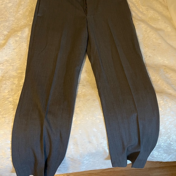 Egara Gray Men’s Suit Jacket & Pants - Picture 3 of 6
